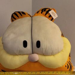 Vintage 1981 Garfield 20" Pluah Polyester Pillow by Cast of Characters NWT
