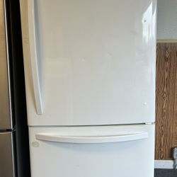 Kenmore elite Refrigerator 