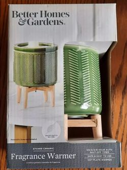 Better Homes & Gardens Etched Ceramic Fragrance Warmer. Green Wax Warmer.