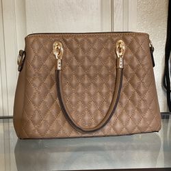 QUILTED WOMEN’S BAG – TAN COLOR