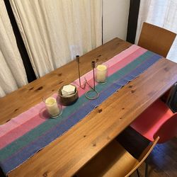 Sturdy Wooden Extendable Dining table