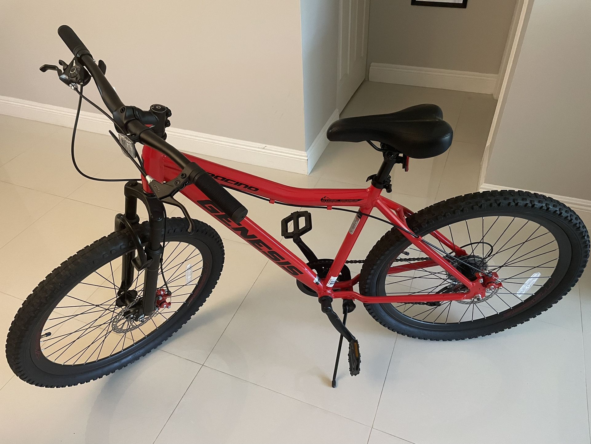 Mountain Bike - Like new