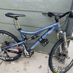 Double Suspention Santa Cruz Byke All Carbon 26 Tires Disc Brakes