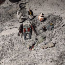 Miniature Star Wars Ships And Chess Pieces