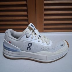 On Women's The Roger Pro Tennis Shoe Ivory/ Chambray * Size: 6