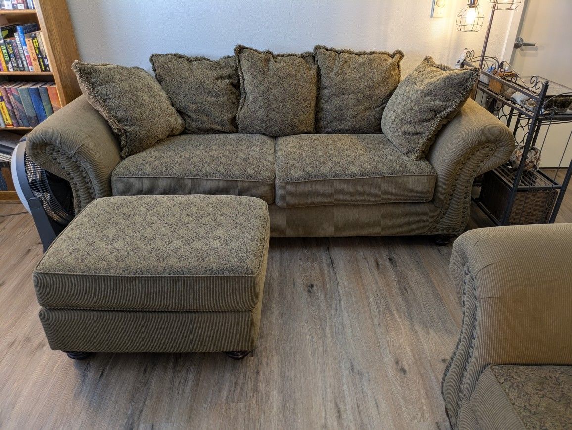 Vintage Couch/Sofa Set