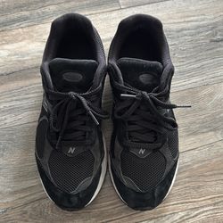 new balance 2002r black/white