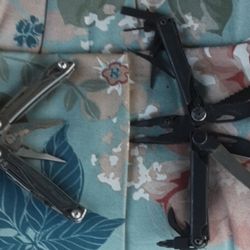 LEATHERMAN MULTI TOOL