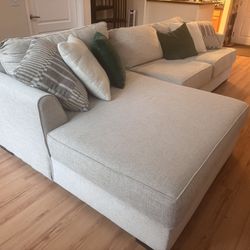 Dahlia 2-Piece Sectional