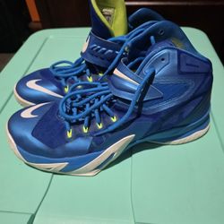 Nike LeBron Zoom Soldier 8 Basketball Shoes