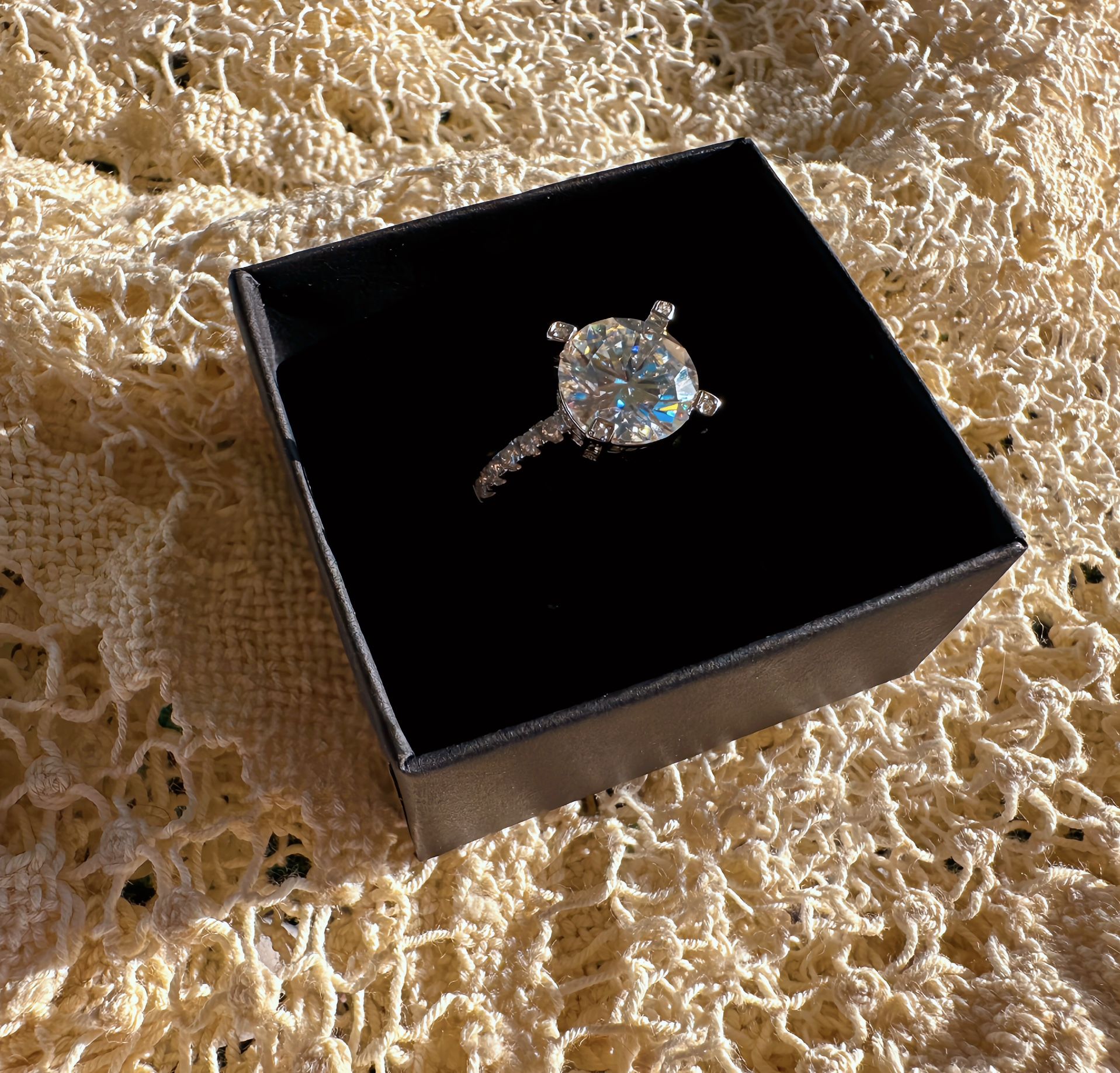 Absolutely stunning, size 8, 5 carat ring.