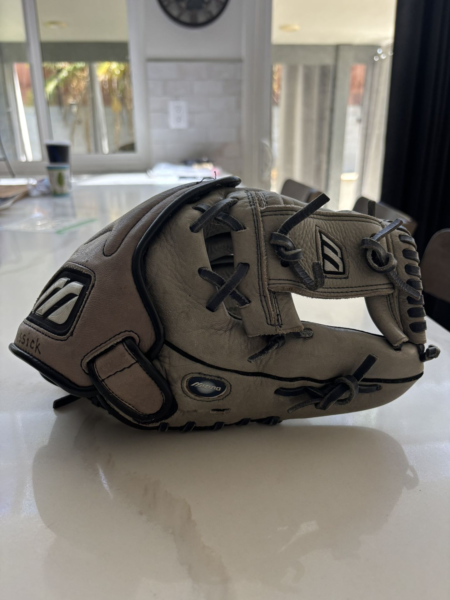 Mizuno Baseball Glove 11.5