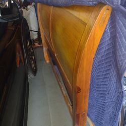 Queen Size Headboard, Footboard And Side Rails