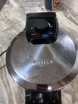 Waffle maker - in great shape!