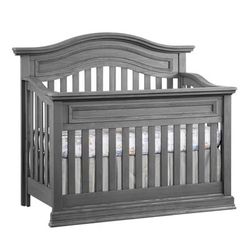 Baby  Crib. Maple Wood.   4  In 1