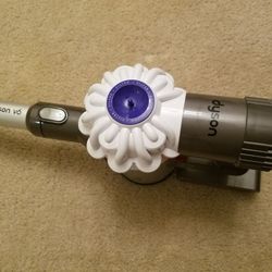 Dyson Vacuum - Battery Powered