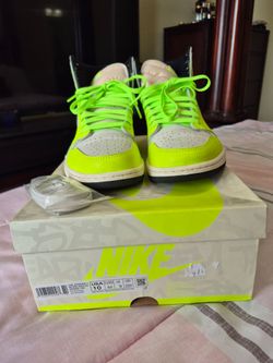Air Jordan 1 Retro High OG Volt Size 10