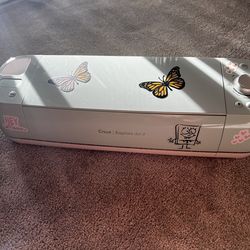 Cricut air 2 with protective bag