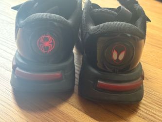 Adidas Spider-Man boys shoes size 2.5 big boys