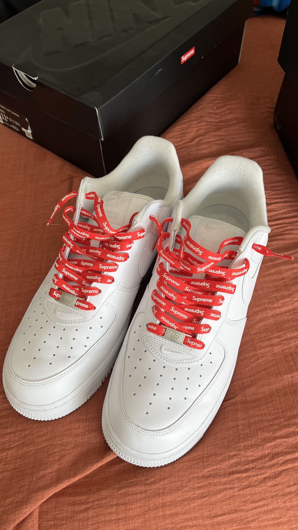 Nike Air Force 1 Supreme 9/10 Size 11.5 Men’s Fits Like A 12