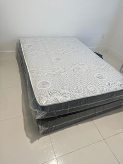 Full regular mattress and box spring new