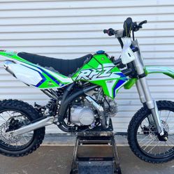 125cc Dirt Bike  Brand New