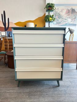 Green Upright Dresser / Chest of Drawers / Two Tone / Vintage!