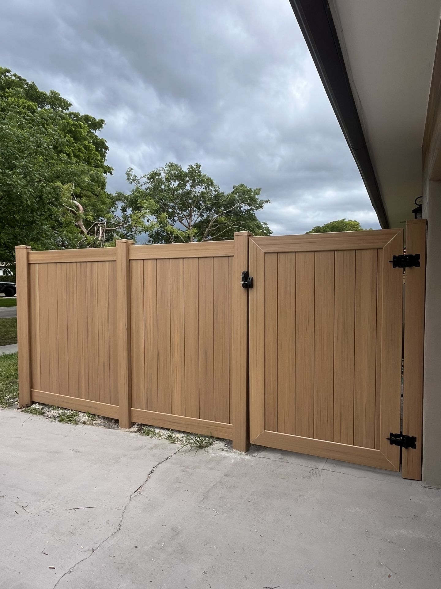 Amazing wood pvc Fence