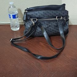 Purse with.
Pockets