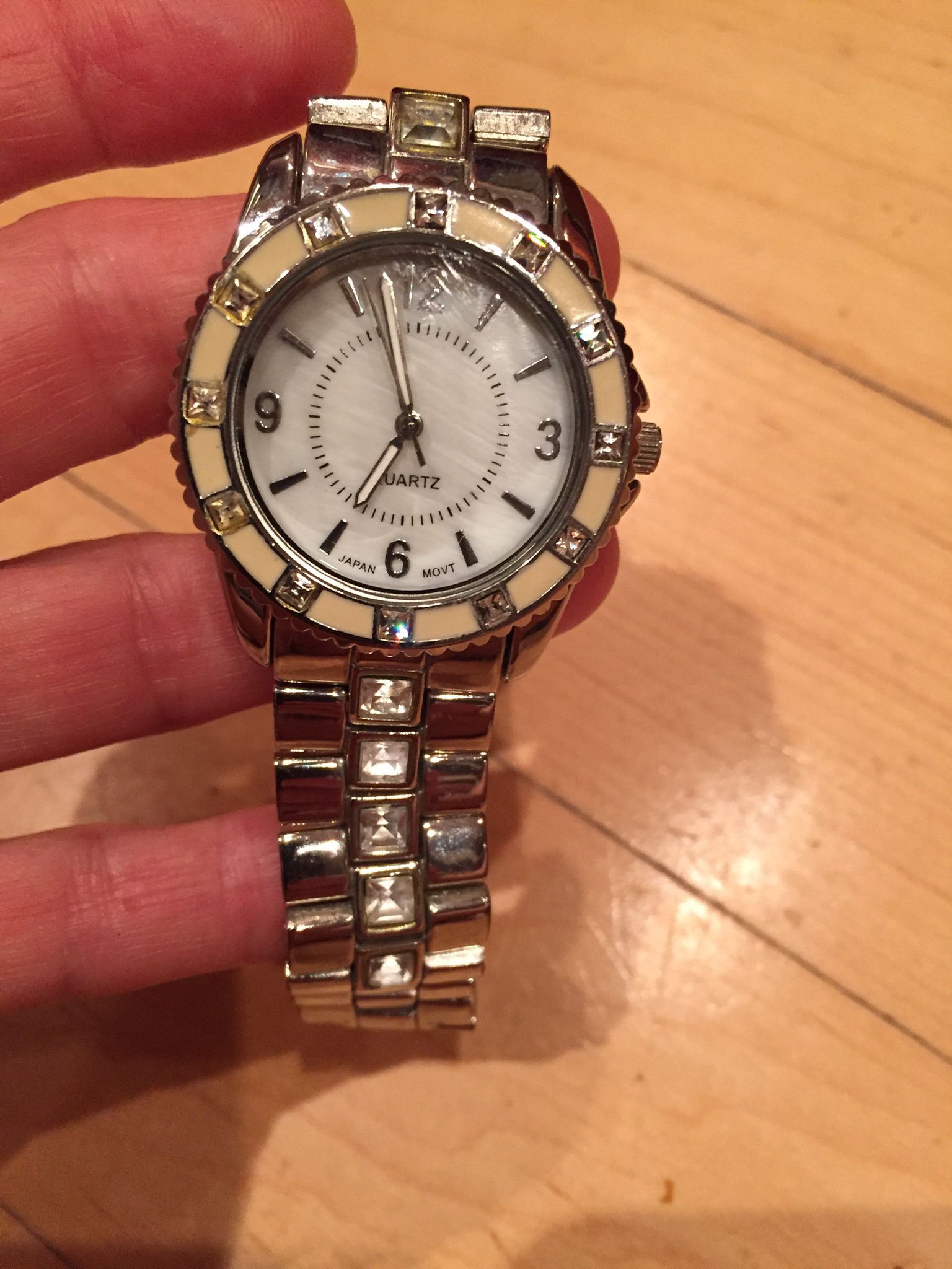 Very Pretty Unbranded Watch NEW