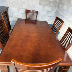 Dinning table and chair set accepting offers