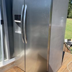 Frigidaire Fridge 