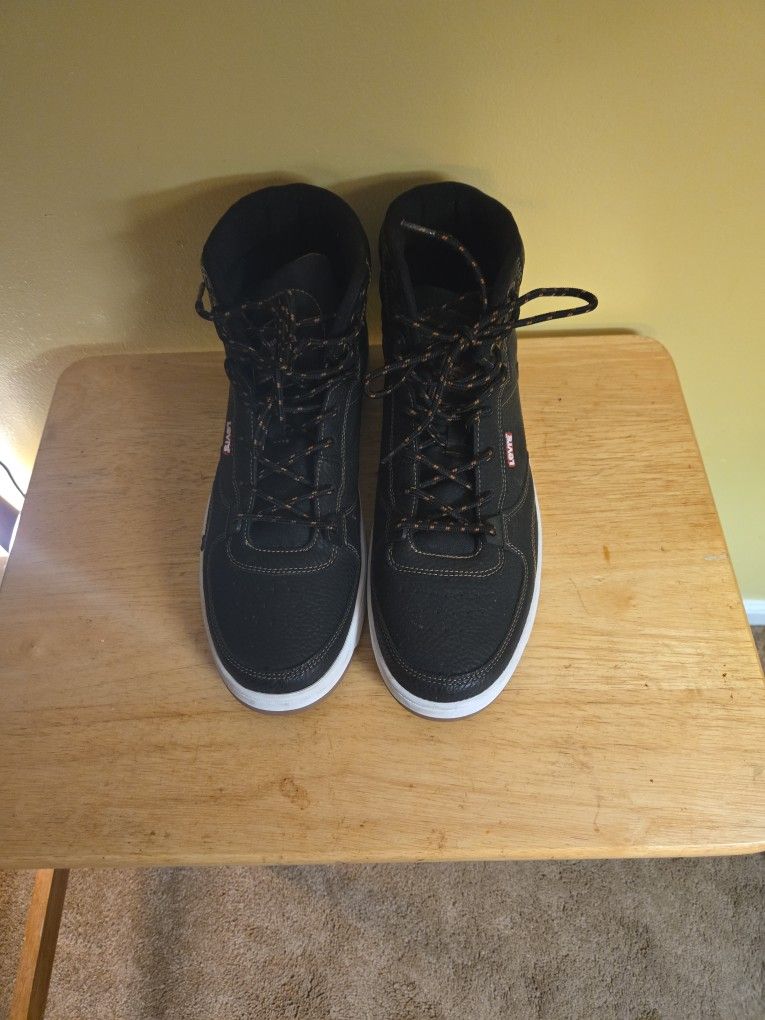 Levi's High Top Tennis Shoes Size 11