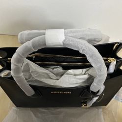 Michael Kors Hand Bag And Cross Body 