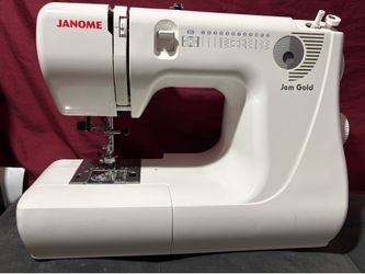 Janome gem hold portatil sewing machine medium size