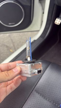Mercedes w(contact info removed)-2010 xenon low beam bulb