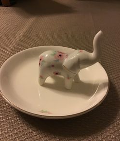 Elephant Ring Holder. Pink Flowers.