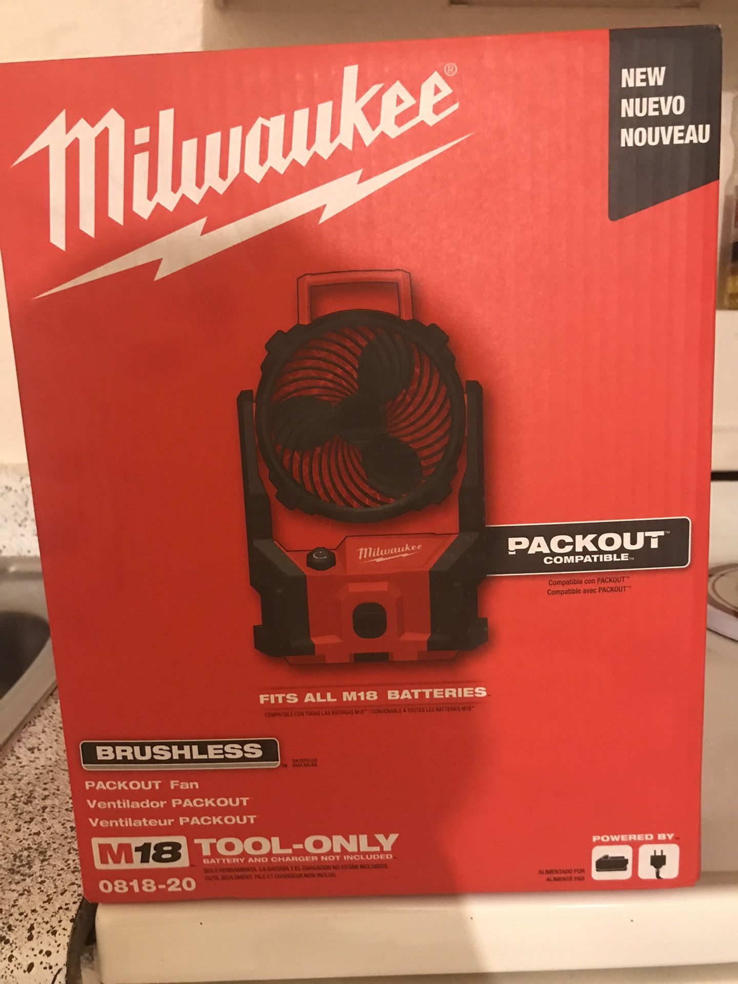 Milwaukee M18 18-Volt Lithium-Ion Brushless Cordless PACKOUT Jobsite Fan (Tool-Only)