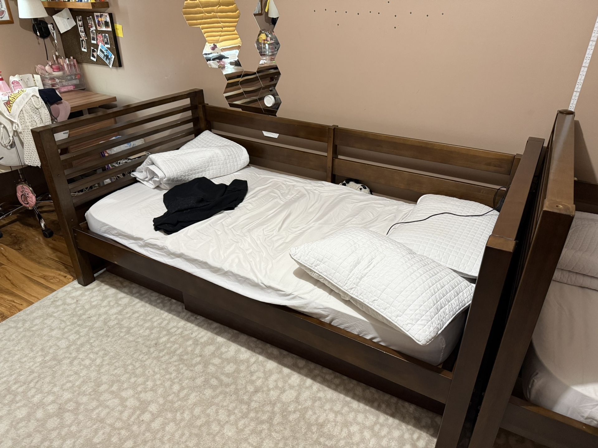 Bunk Beds That Can Be Stacked Or Used As Single Beds