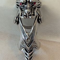 Ring 
Vintage Style Dragon Knuckle Ring for Men and Women. Size 8
