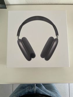 * SEALED Airpod maxes