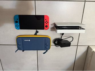 Nintendo Switch OLED - Red/Blue Joycons