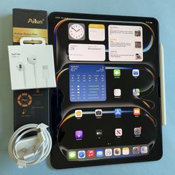 Apple IPad Pro 13”  (M4 chip /OLED display/ 2024) 256GB Wifi +5G Unlocked with keyboard, pen & Accessories (1TB $1299) 