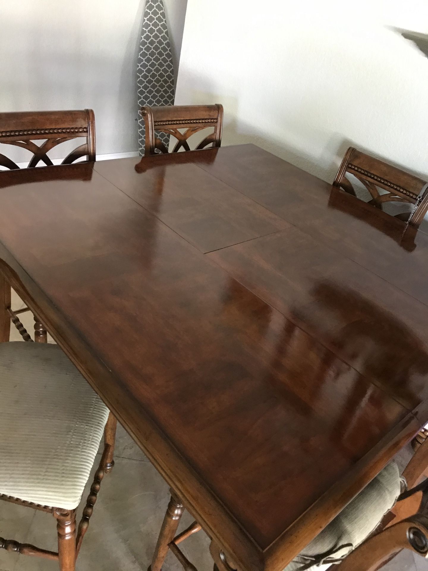7 piece Dining Table