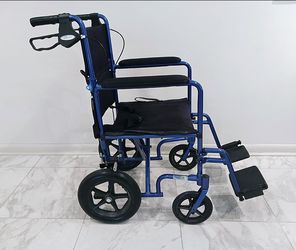 Transport Chair with Handbrakes