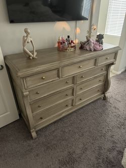 Vintage wood dresser 