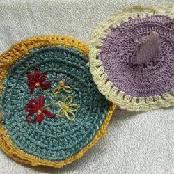Quilters Hand Crochet Needle & Thimble Y