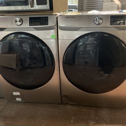 SAMSUNG WASHER AND GAS DRYER SET