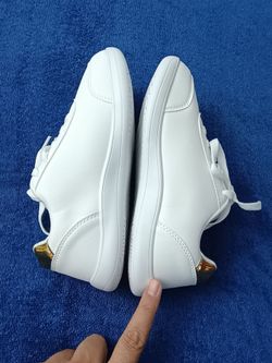 WOMENS SIZE 6.5 FASHION SHOES NEW CONDITION