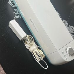 Cricut machine and Card making kit